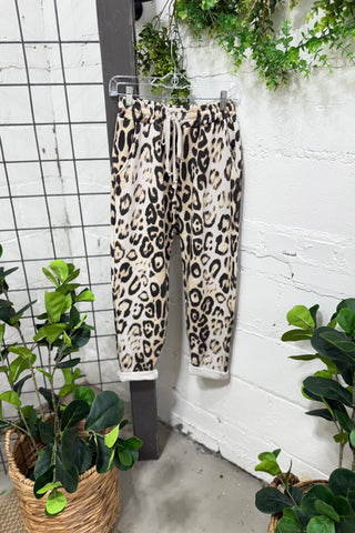 Feeling Feline Pants Beige Pants Oz