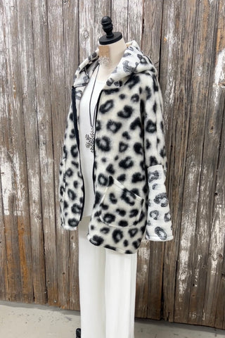 Snuggie Jacket Leopard Jacket Mina Rosa/WePrice   