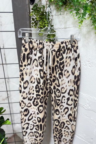 Feeling Feline Pants Beige Pants Oz